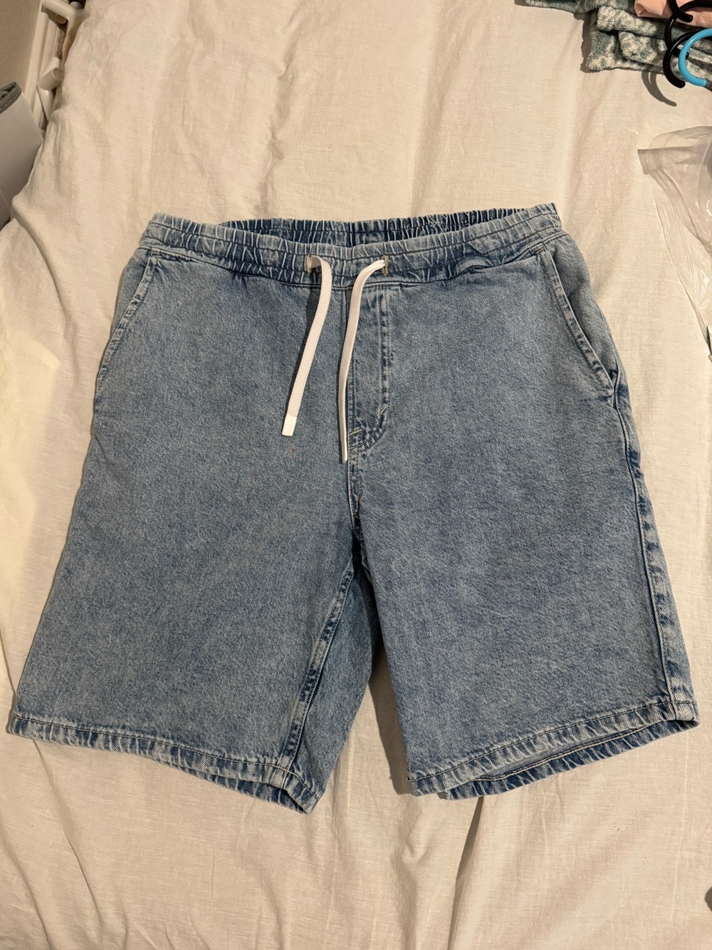 H&M light wash denim jorts size medium 100% cotton knee length long shorts